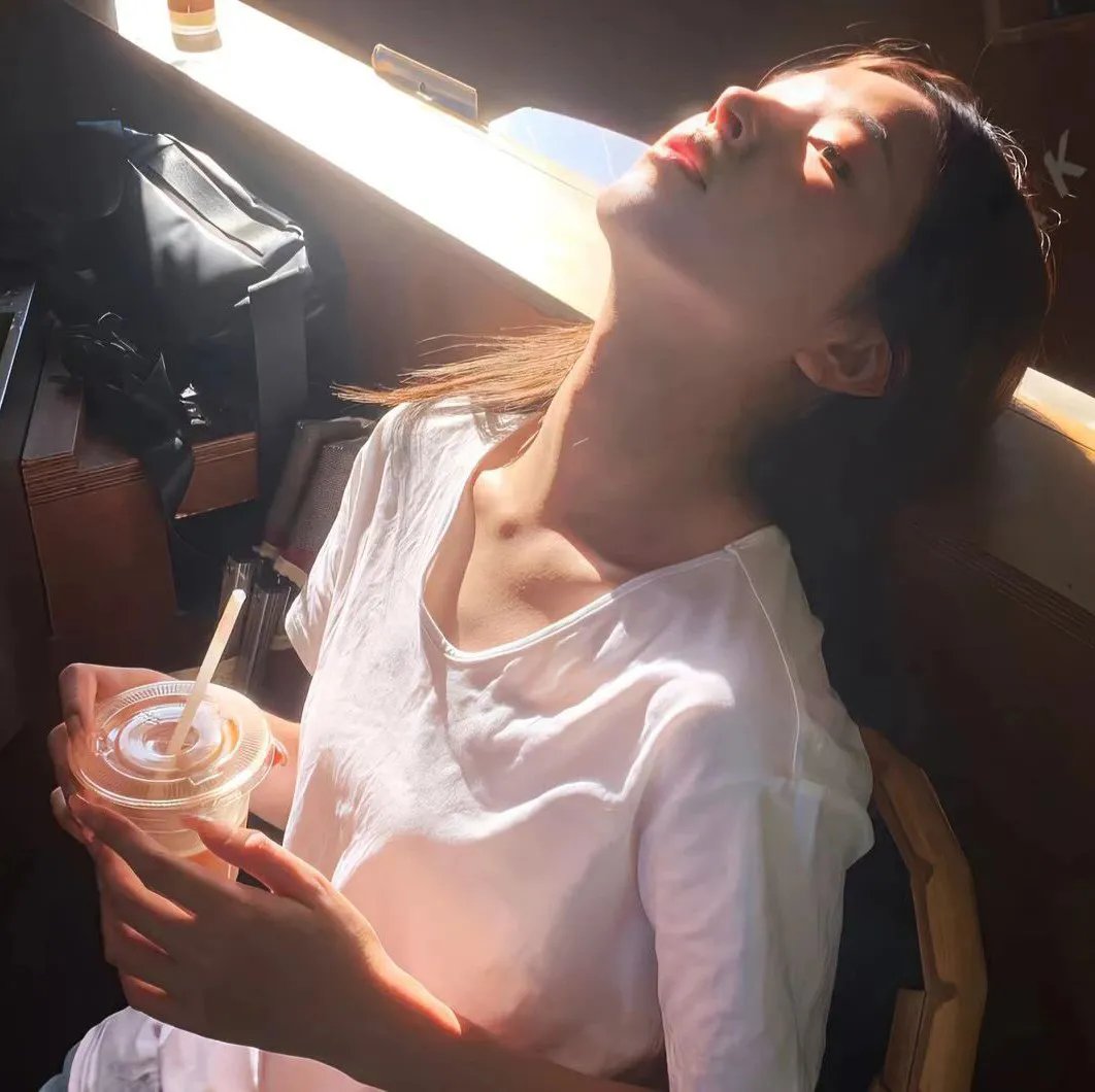 小楼又东风