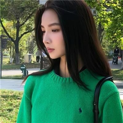 红衣小女孩